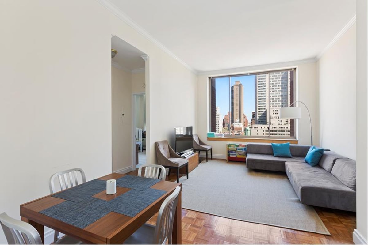 Photo for Wellington Tower - 350 East 82nd Street Condominium in Upper East Side, Manhattan