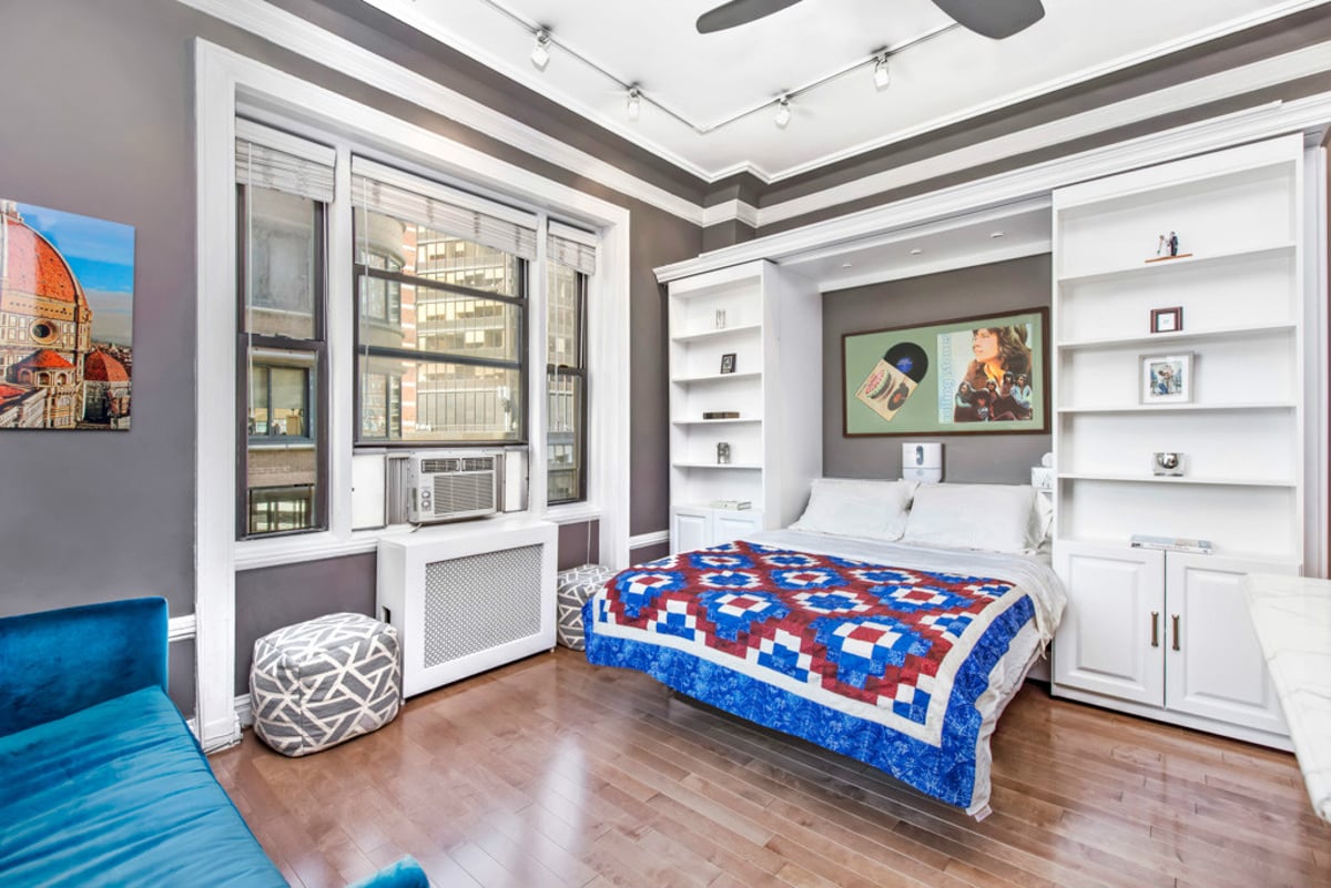 Photo for Lincoln Spencer Apartments - 140 West 69th Street Cooperative in Upper West Side, Manhattan