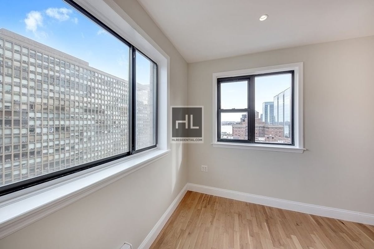 Photo for Ivy 30 - 312 East 30th Street Rental Building in Kips Bay, Manhattan