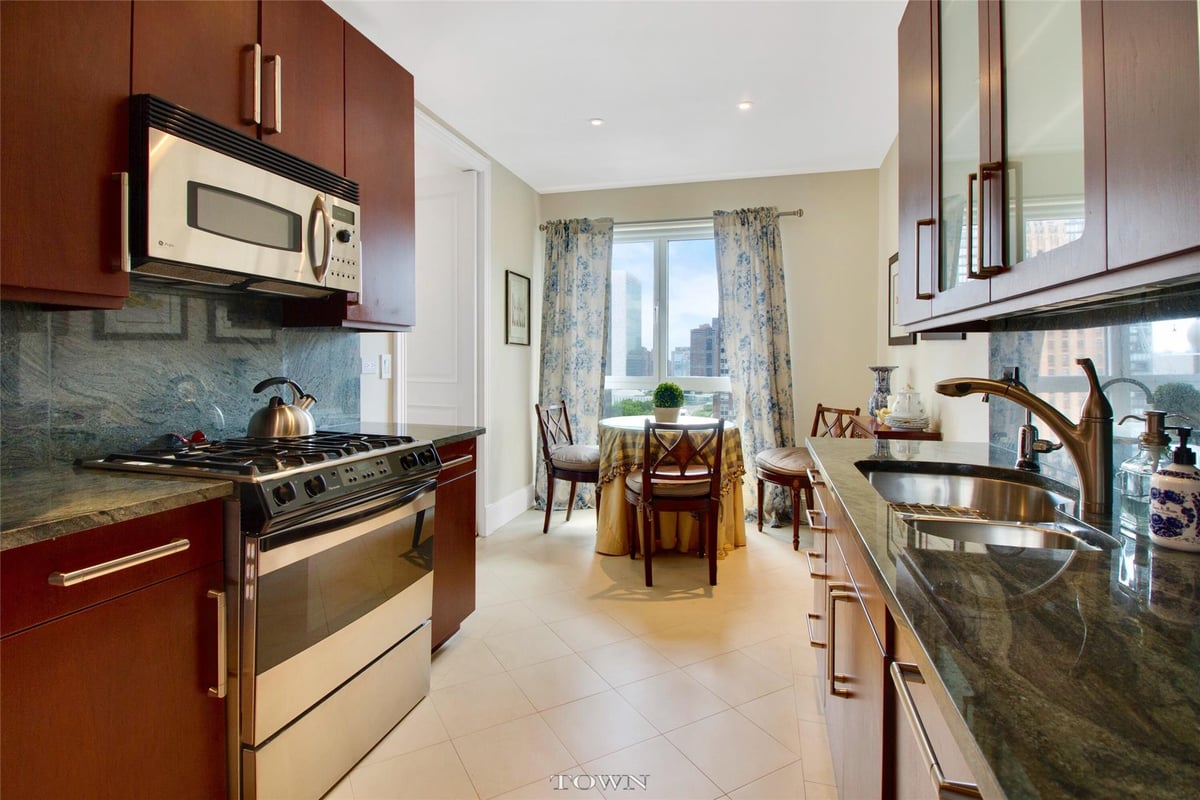 Photo for The Beekman Regent - 351 East 51St Street Condominium in Midtown East, Manhattan