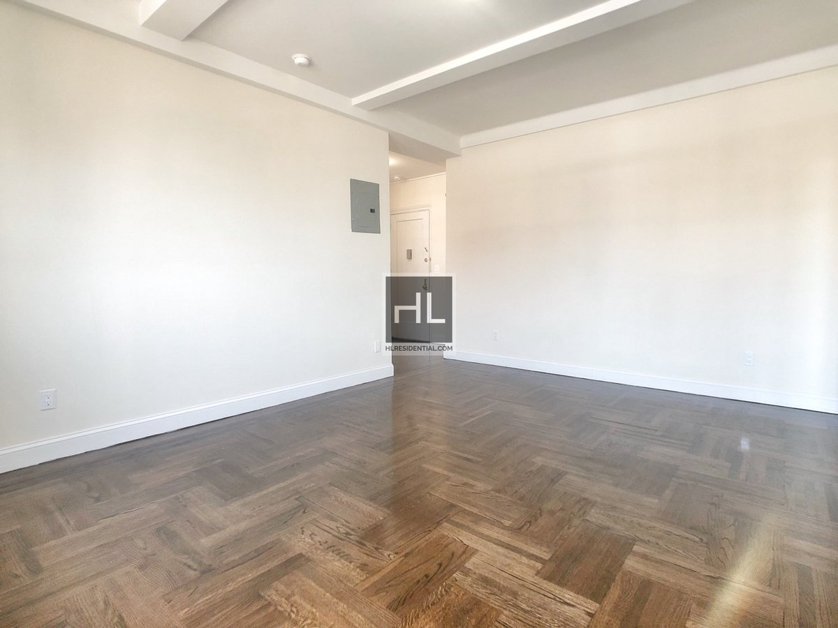 Photo for 675 West End Avenue - 675 West End Avenue Cooperative in Upper West Side, Manhattan