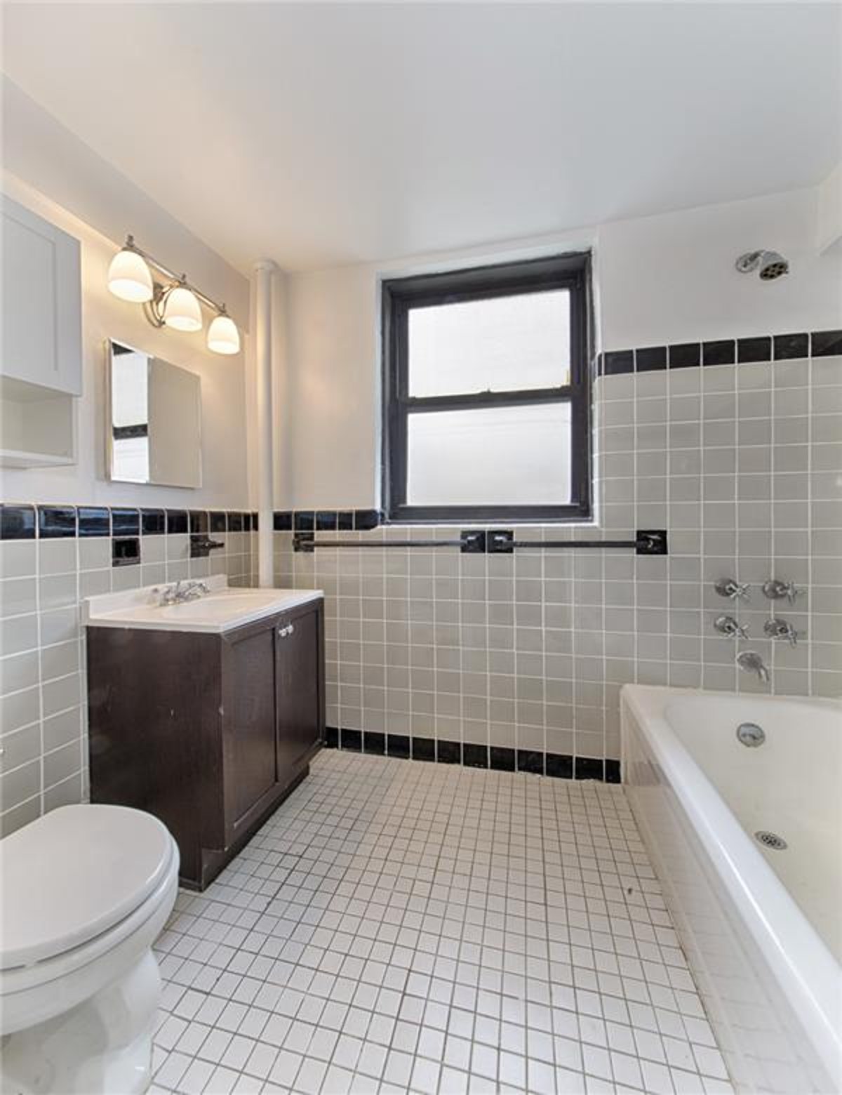 Photo for Kensington House - 200 West 20th Street Condominium in Chelsea, Manhattan