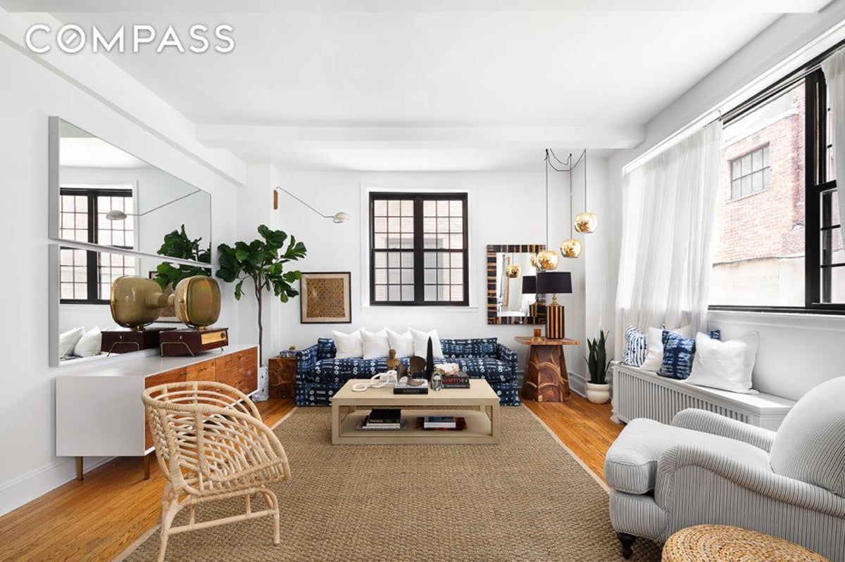 Photo for The Gramercy Arms - 102 East 22nd Street Cooperative in Gramercy Park, Manhattan