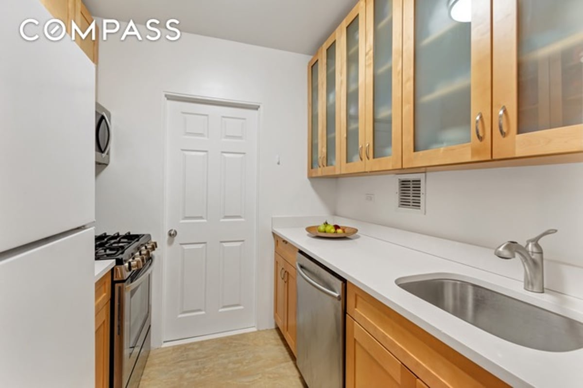 Photo for Astor Terrace - 245 East 93rd Street Condominium in Upper East Side, Manhattan