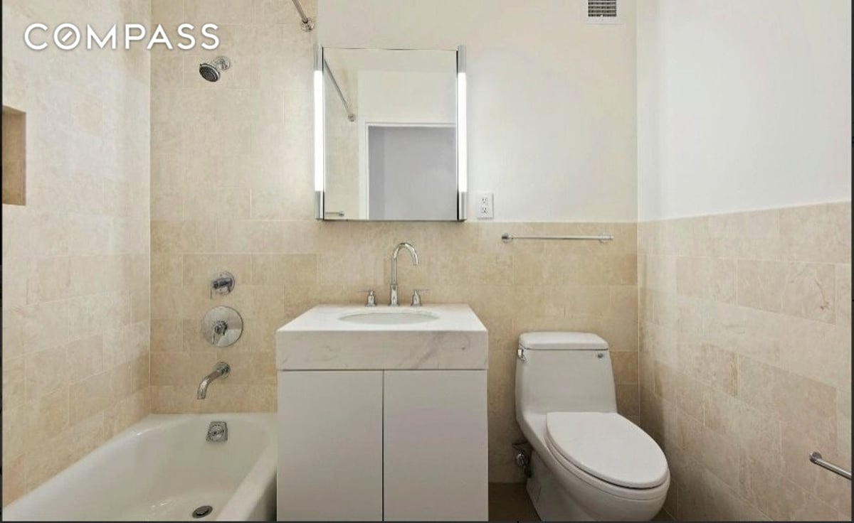 Photo for The Envoy - 300 East 46th Street Rental Building in Turtle Bay, Manhattan