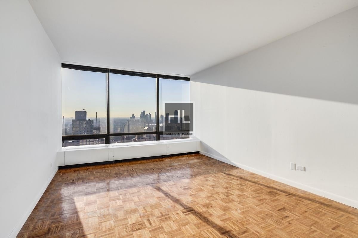 Photo for 265 East 66th - 265 East 66th Street Rental Building in Lenox Hill, Manhattan