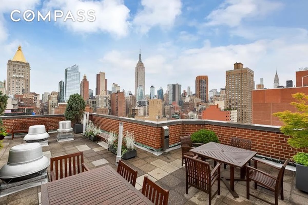 Photo for Victoria House - 200 East 27th Street Cooperative in Murray Hill, Manhattan