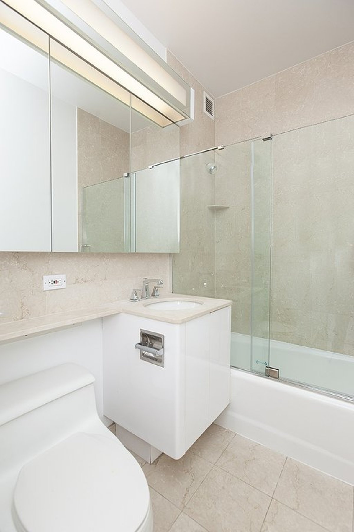 Photo for 1239 Madison Avenue - 45 East 89th Street Condominium in Carnegie Hill, Manhattan