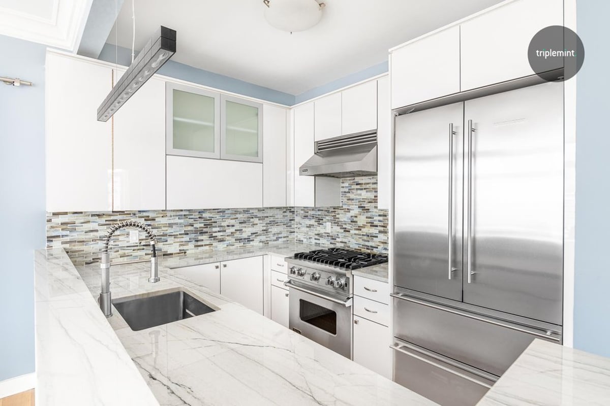 Photo for Hudson View East - 250 South End Avenue Condominium in Battery Park City, Manhattan