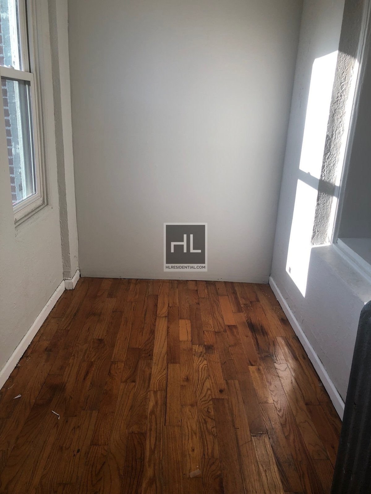 SUNNY & LARGE 3 BEDROOMS/ 2 FULL BATH ROOMS TAPSCOTT STREET
