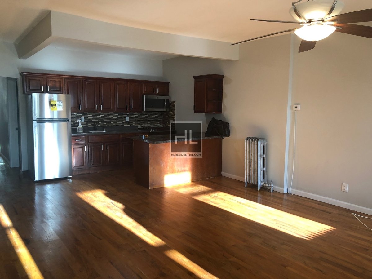 SUNNY & LARGE 3 BEDROOMS/ 2 FULL BATH ROOMS TAPSCOTT STREET