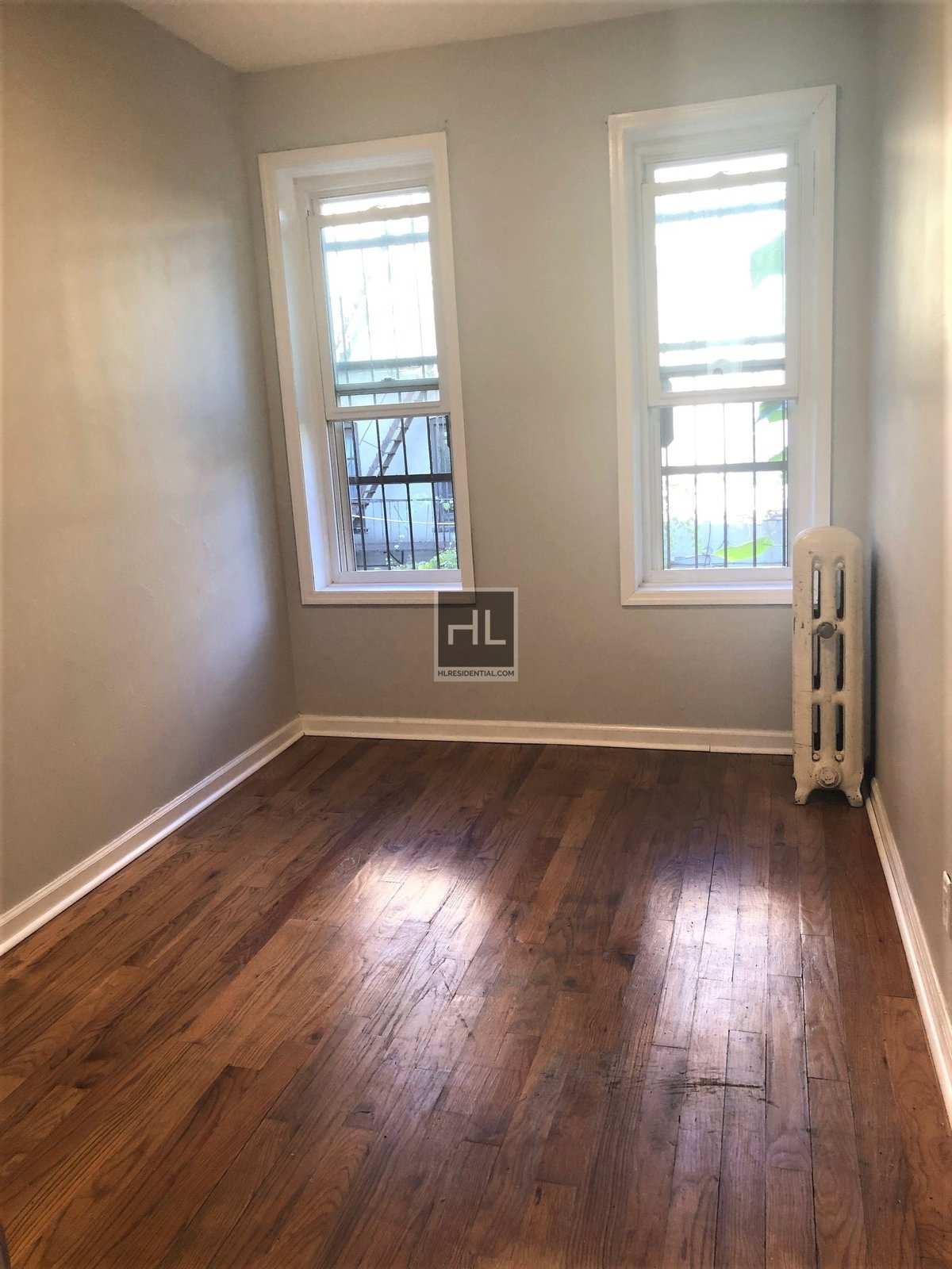 SUNNY & LARGE 3 BEDROOMS/ 2 FULL BATH ROOMS TAPSCOTT STREET