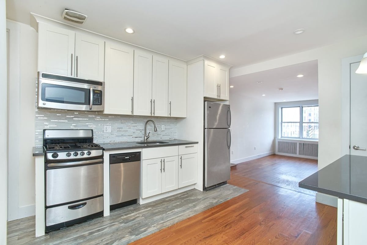 Photo for 4300 Broadway - 4300 Broadway Rental Building in Fort George, Manhattan