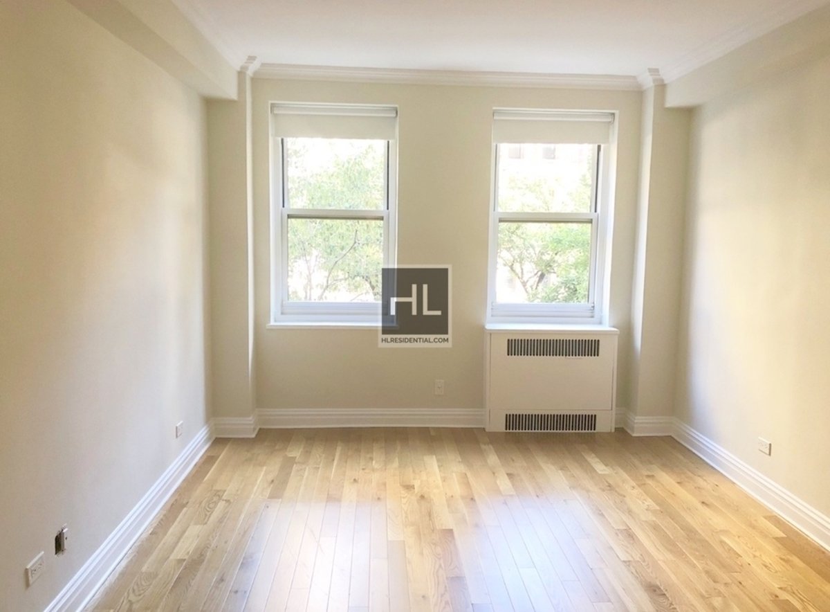 Photo for 15 Park Row - 15 Park Row Mixed Use in Financial District, Manhattan