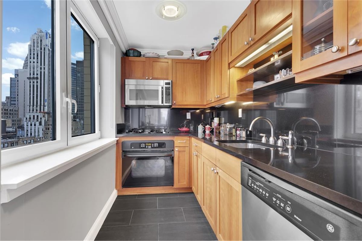 Photo for 425 Fifth Avenue - 425 Fifth Avenue Condominium in Murray Hill, Manhattan