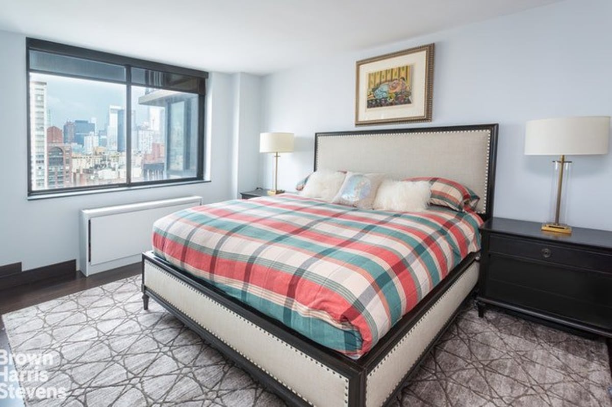 Photo for The Saratoga - 330 East 75th Street Condominium in Upper East Side, Manhattan