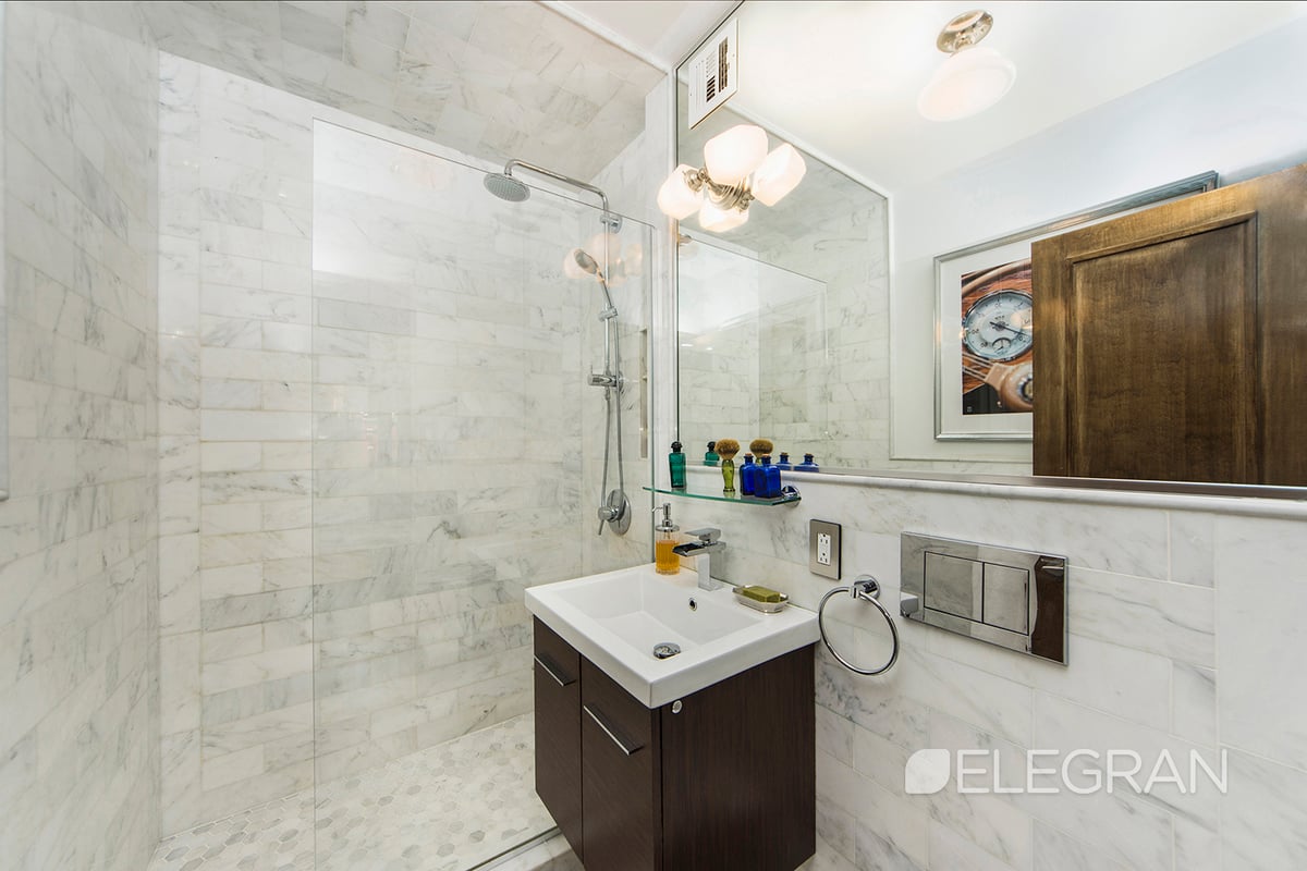 Photo for The Van Gogh - 14 Horatio Street Cooperative in West Village, Manhattan