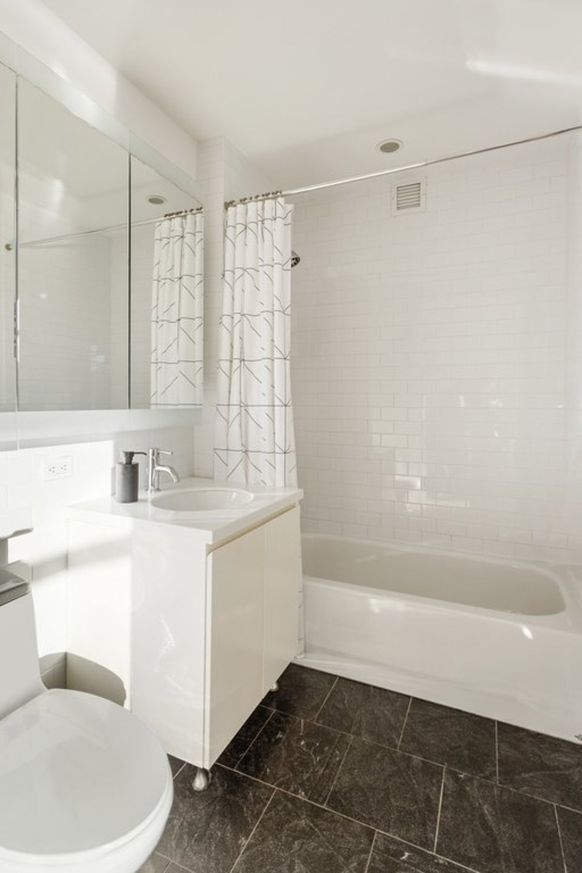 Photo for be@Schermerhorn - 189 Schermerhorn Street Condominium in Downtown Brooklyn, Brooklyn