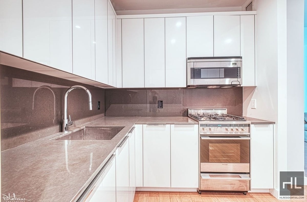 Photo for 180 WATER - 180 Water Street Rental Building in Financial District, Manhattan