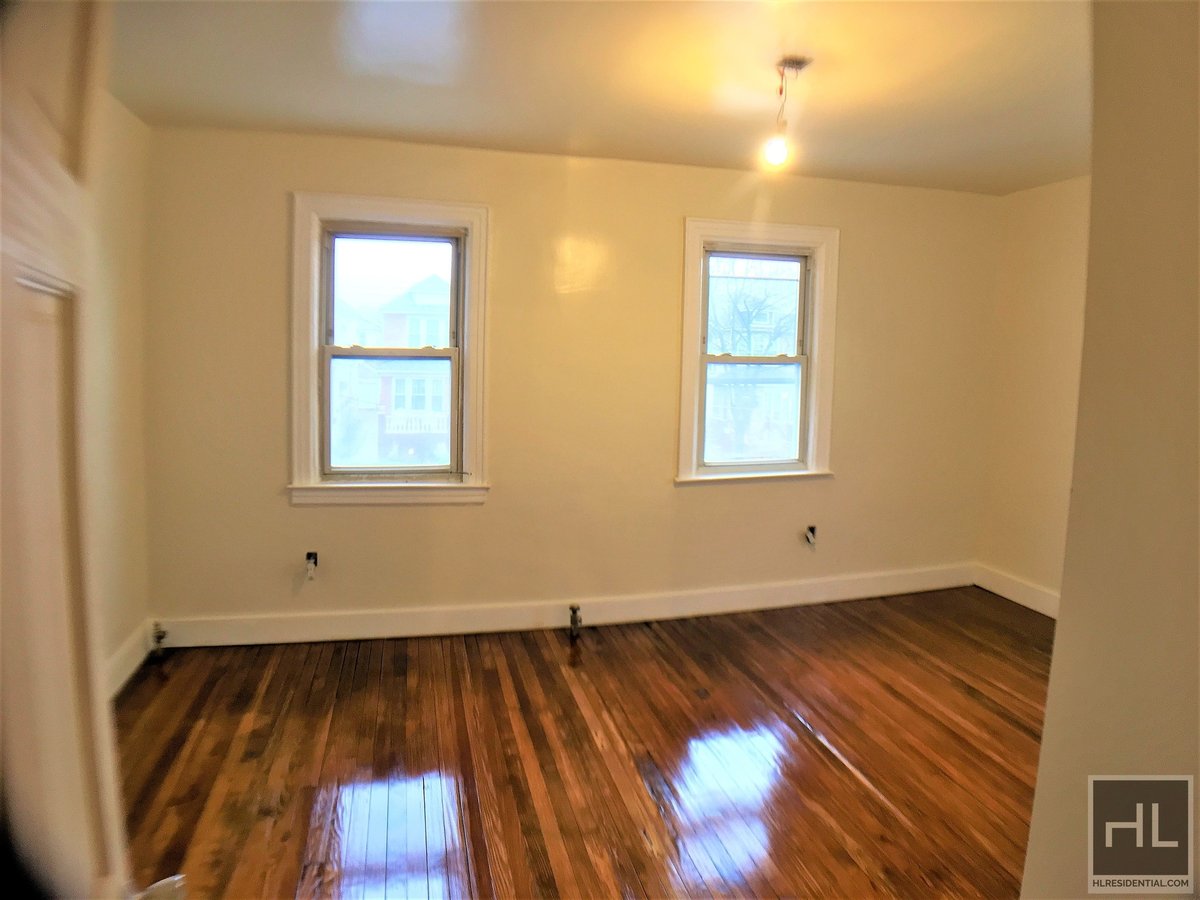 WHOLE HOUSE FOR RENT 4 BEDOOMS/ 2 FULL BATH/SCHENECTADY AVENUE/PRIME