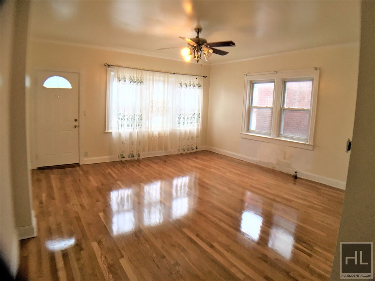 WHOLE HOUSE FOR RENT 4 BEDOOMS/ 2 FULL BATH/SCHENECTADY AVENUE/PRIME