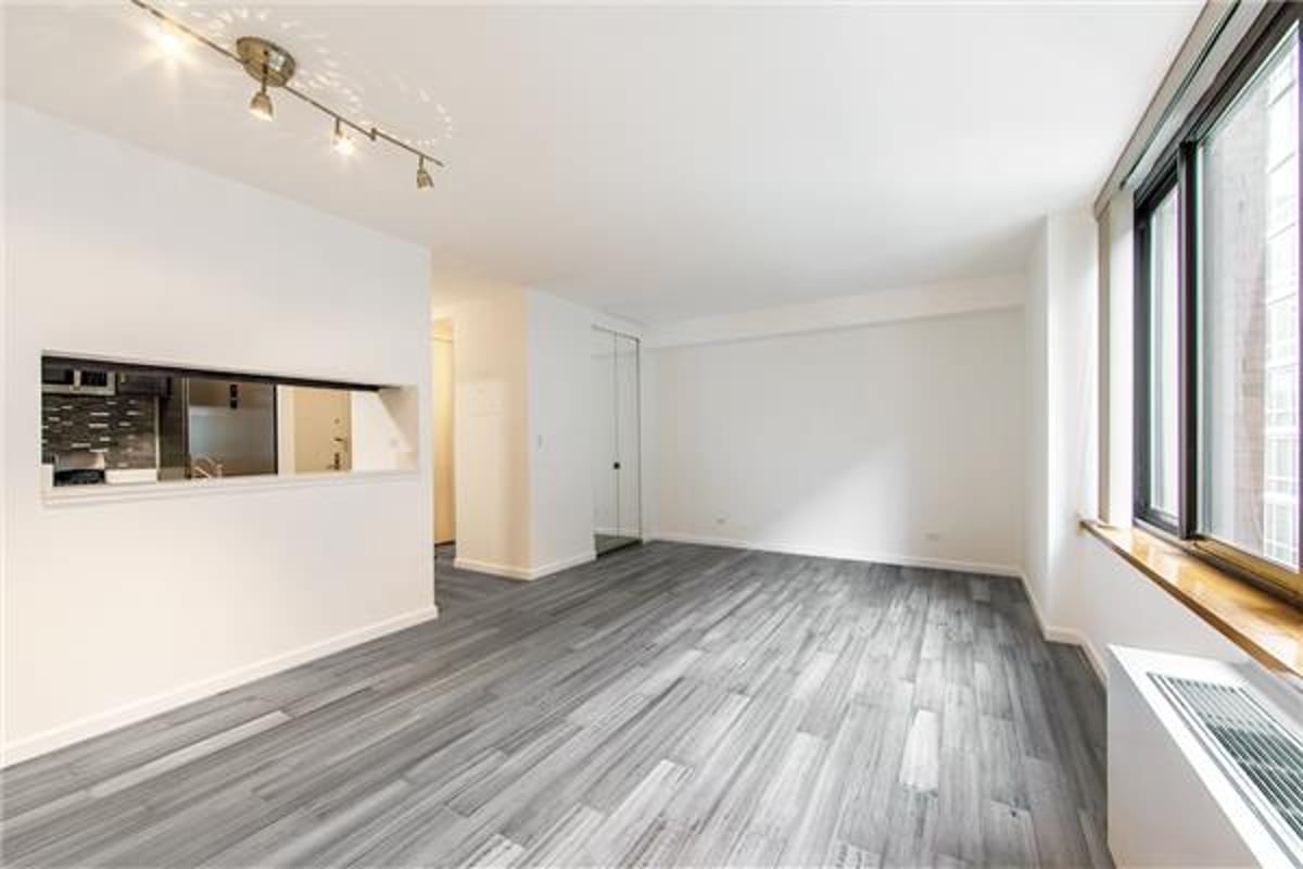 Photo for The Alfred - 161 West 61St Street Condominium in Upper West Side, Manhattan