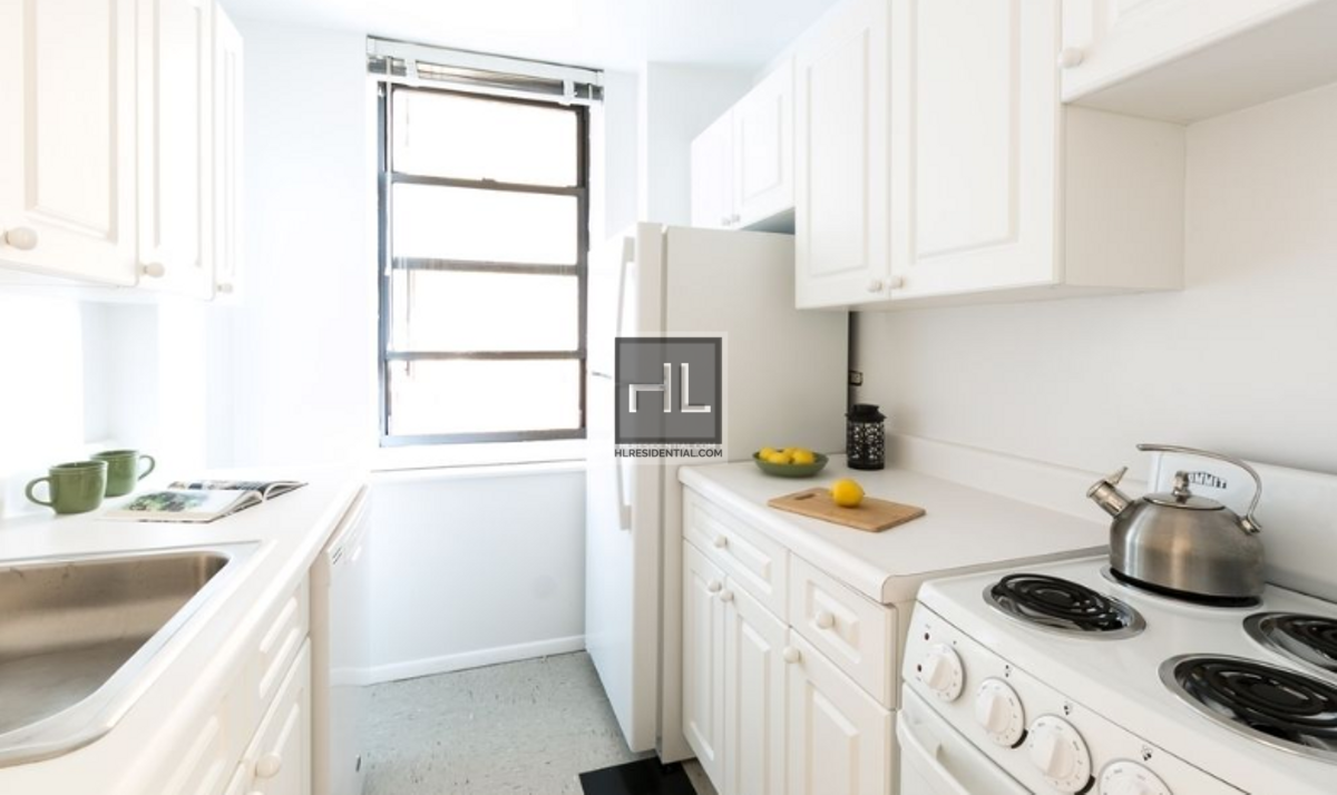 Photo for Herald Towers NYC - 50 West 34th Street Rental Building in Midtown, Manhattan