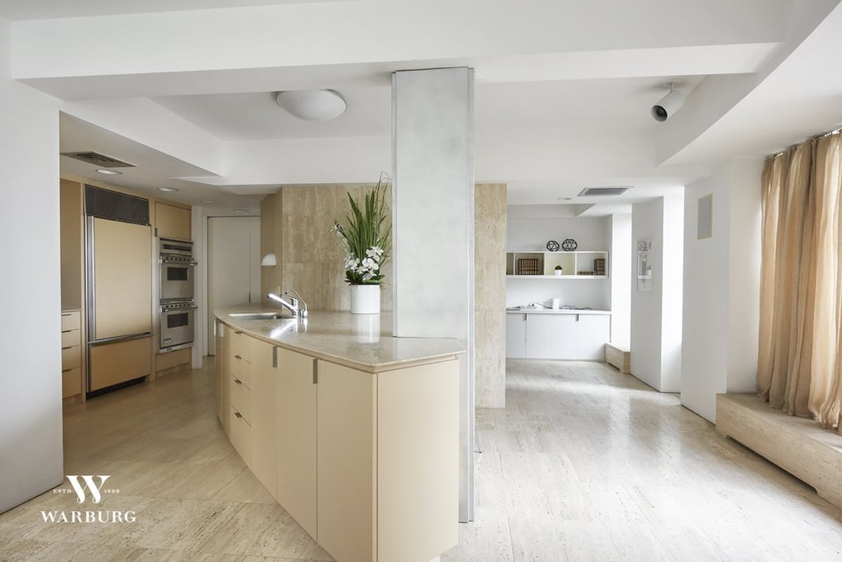 Photo for 1025 5th Avenue - 1025 Fifth Avenue Cooperative in Upper East Side, Manhattan