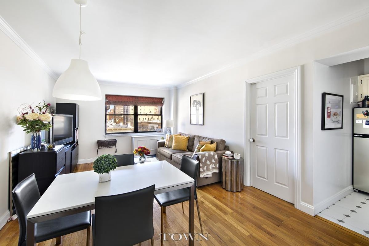 Photo for The Chesterfield - 186 West 80th Street Condominium in Upper West Side, Manhattan