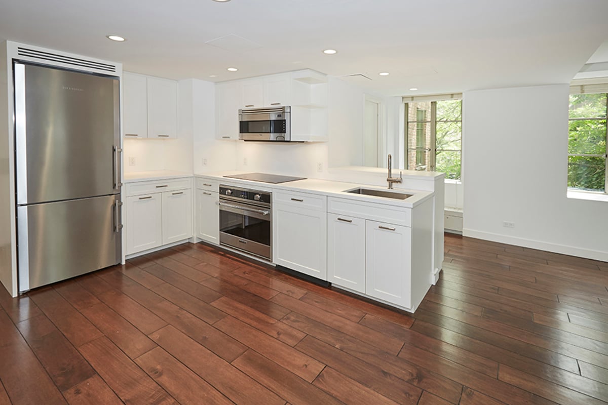 Photo for Barbizon/63 - 140 East 63rd Street Condominium in Upper East Side, Manhattan