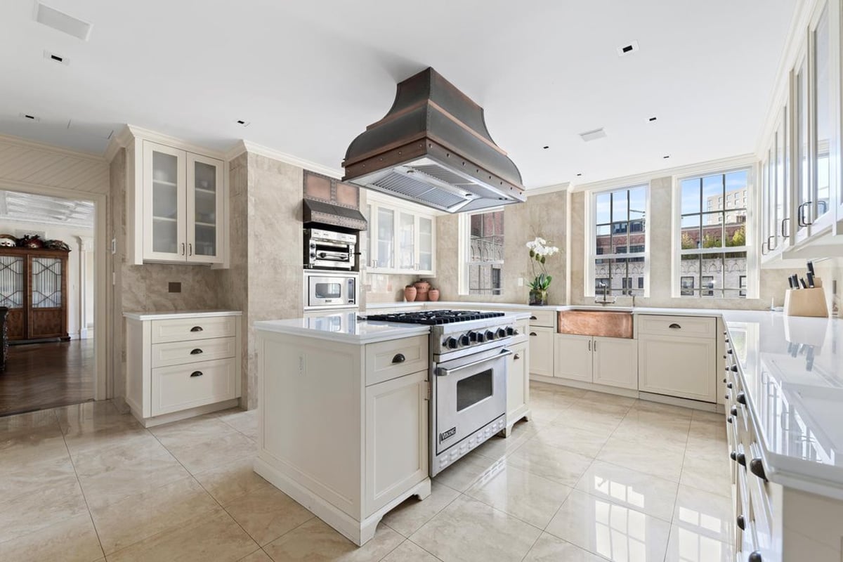 Photo for 1185 Park Avenue - 1185 Park Avenue Cooperative in Upper East Side, Manhattan