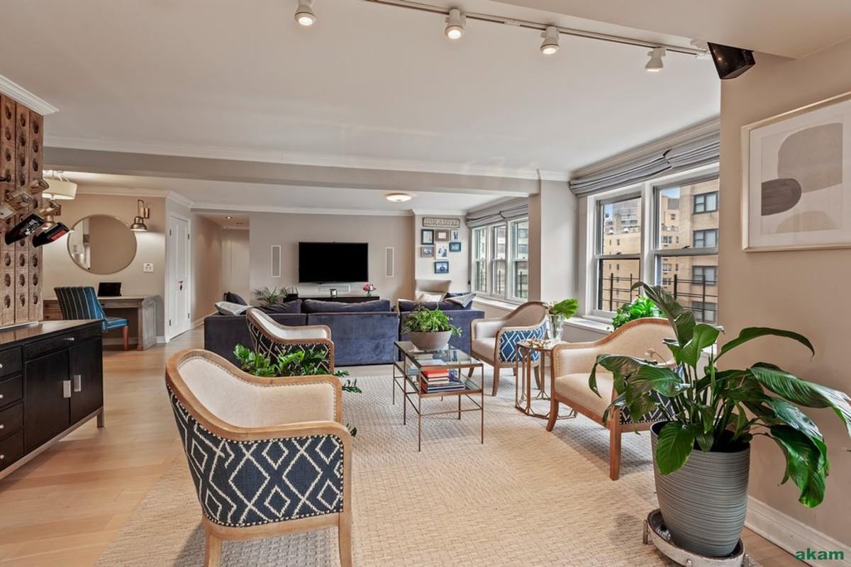 Photo for 155 East 38th Street - 155 East 38th Street Condominium in Murray Hill, Manhattan