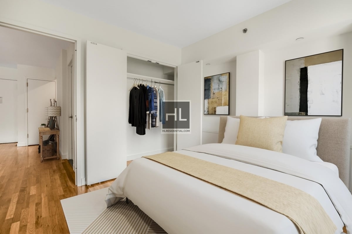 Photo for 101W15 - 101 West 15th Street Rental Building in Chelsea, Manhattan