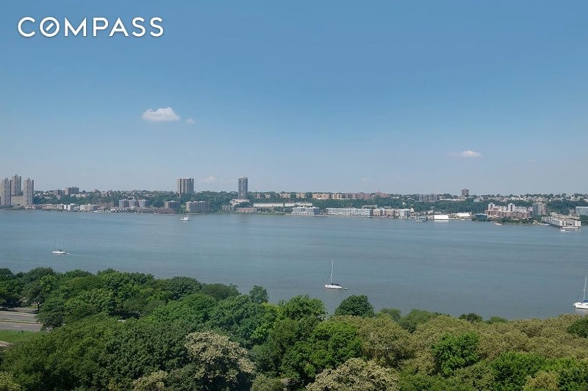 Photo for 425 RIVERSIDE DRIVE - 425 Riverside Drive Rental Building in Morningside Heights, Manhattan