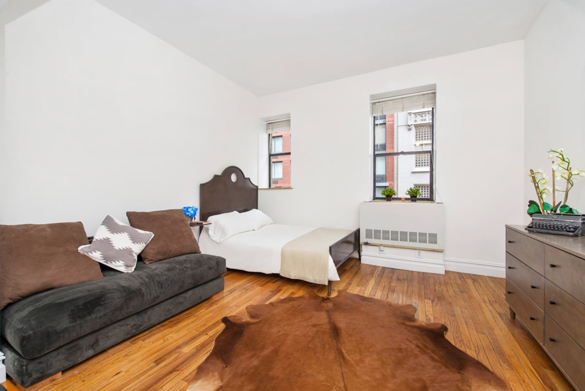 Photo for The Ormonde - 154 West 70th Street Rental Building in Lincoln Square, Manhattan