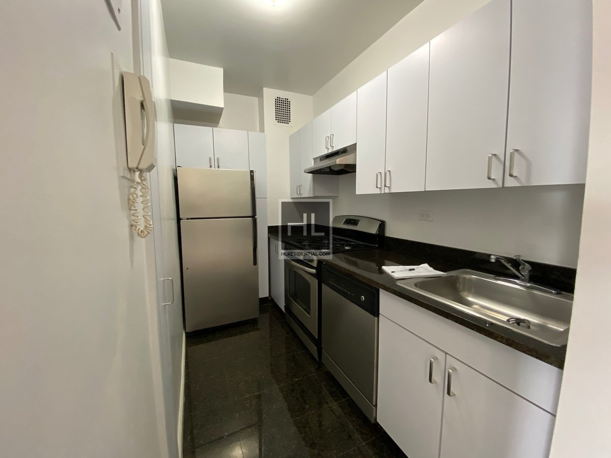 Photo for Mayfair Fifth - 96 5th Avenue Rental Building in Flatiron, Manhattan