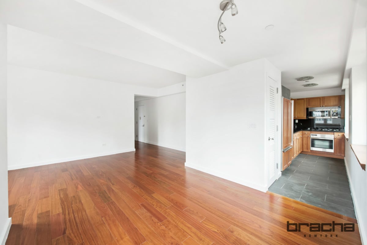 Photo for 425 Fifth Avenue - 425 Fifth Avenue Condominium in Murray Hill, Manhattan