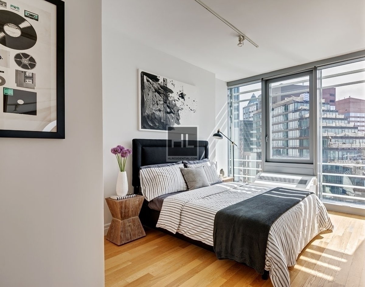 Photo for Mercedes House - 550 West 54th Street Condominium in Hell's Kitchen, Manhattan