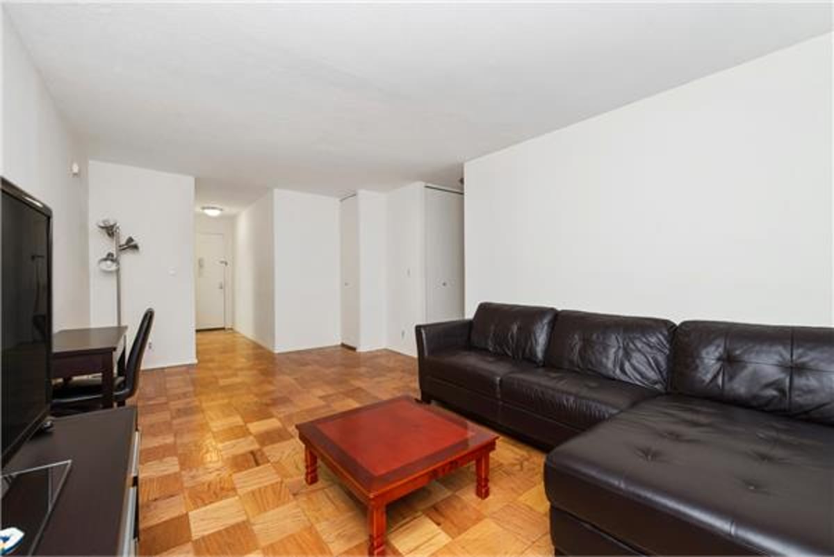 Photo for The Delegate - 301 East 45th Street Condominium in Midtown East, Manhattan