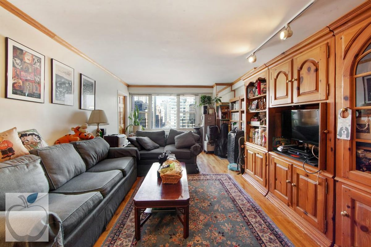 Photo for Emery Towers - 400 East 77th Street Cooperative in Lenox Hill, Manhattan