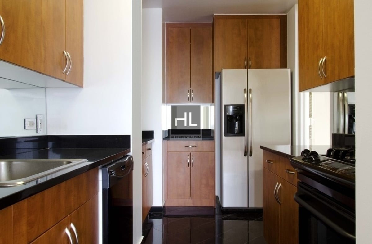 Photo for 265 East 66th - 265 East 66th Street Rental Building in Lenox Hill, Manhattan