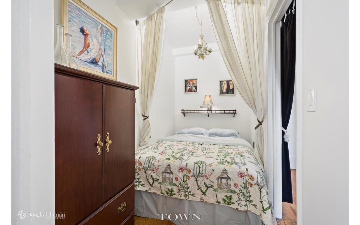 Photo for The Parc Vendome - 333-353 West 56th Street Condominium in Midtown West, Manhattan