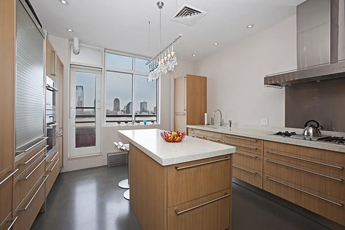 Photo for Hudson Tower - 350 Albany Street Condominium in Battery Park City, Manhattan