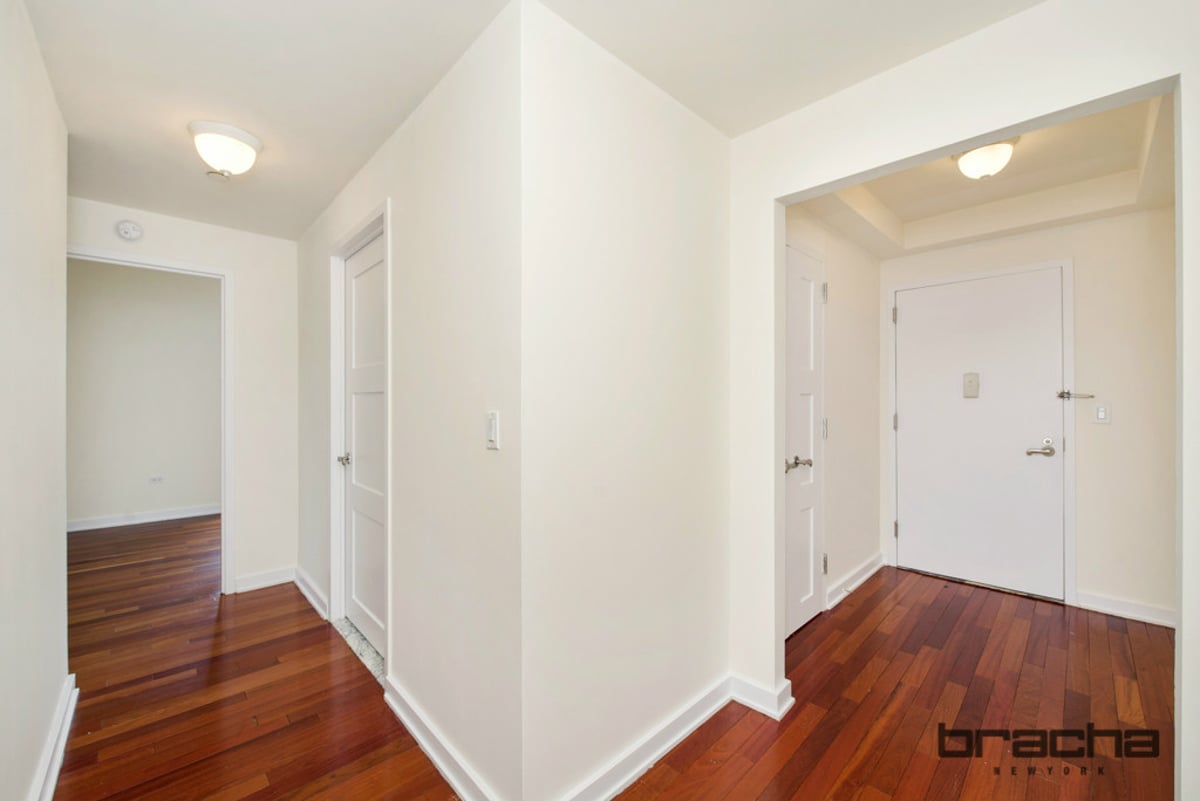 Photo for 425 Fifth Avenue - 425 Fifth Avenue Condominium in Murray Hill, Manhattan