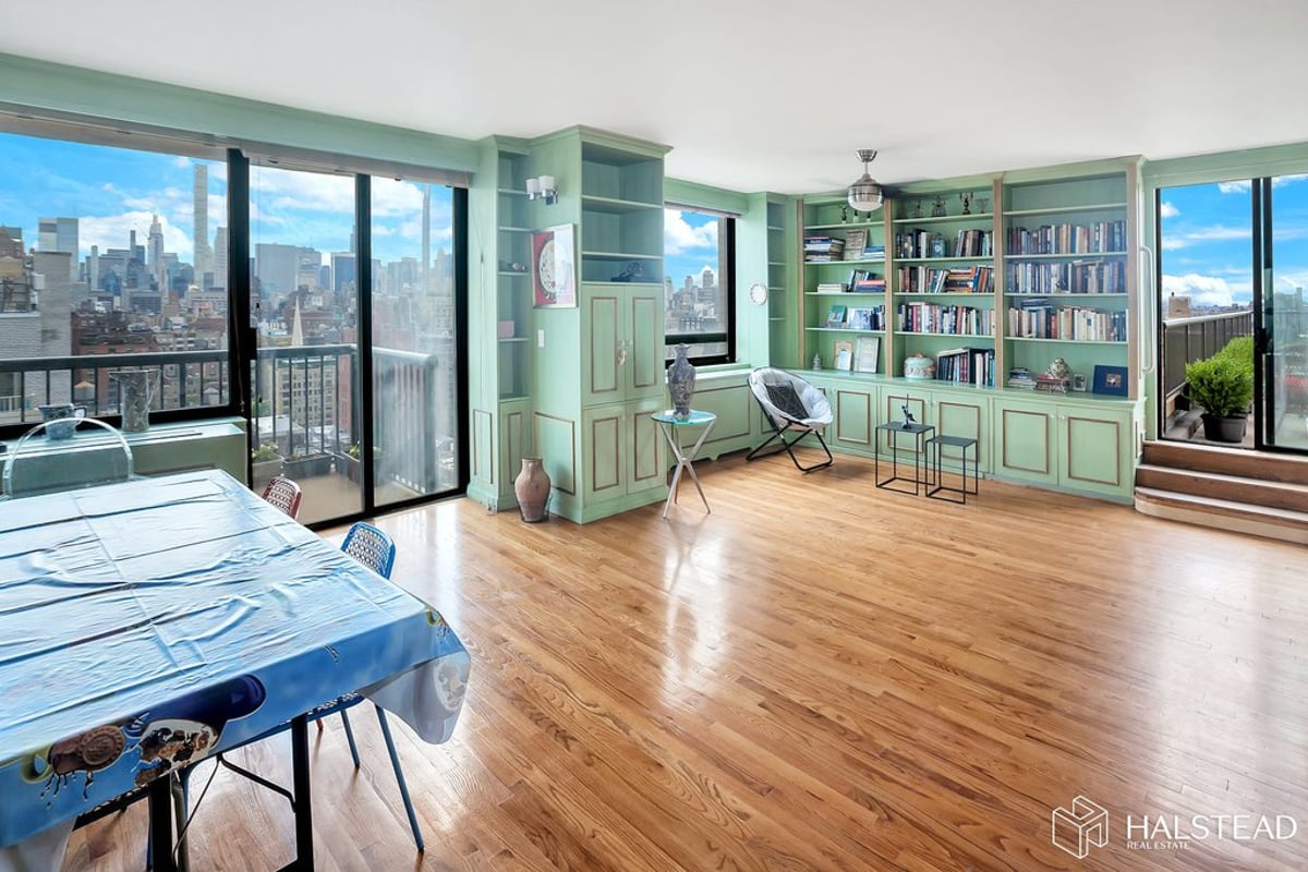 Photo for Evans Tower Condominium - 171 East 84th Street Condominium in Upper East Side, Manhattan