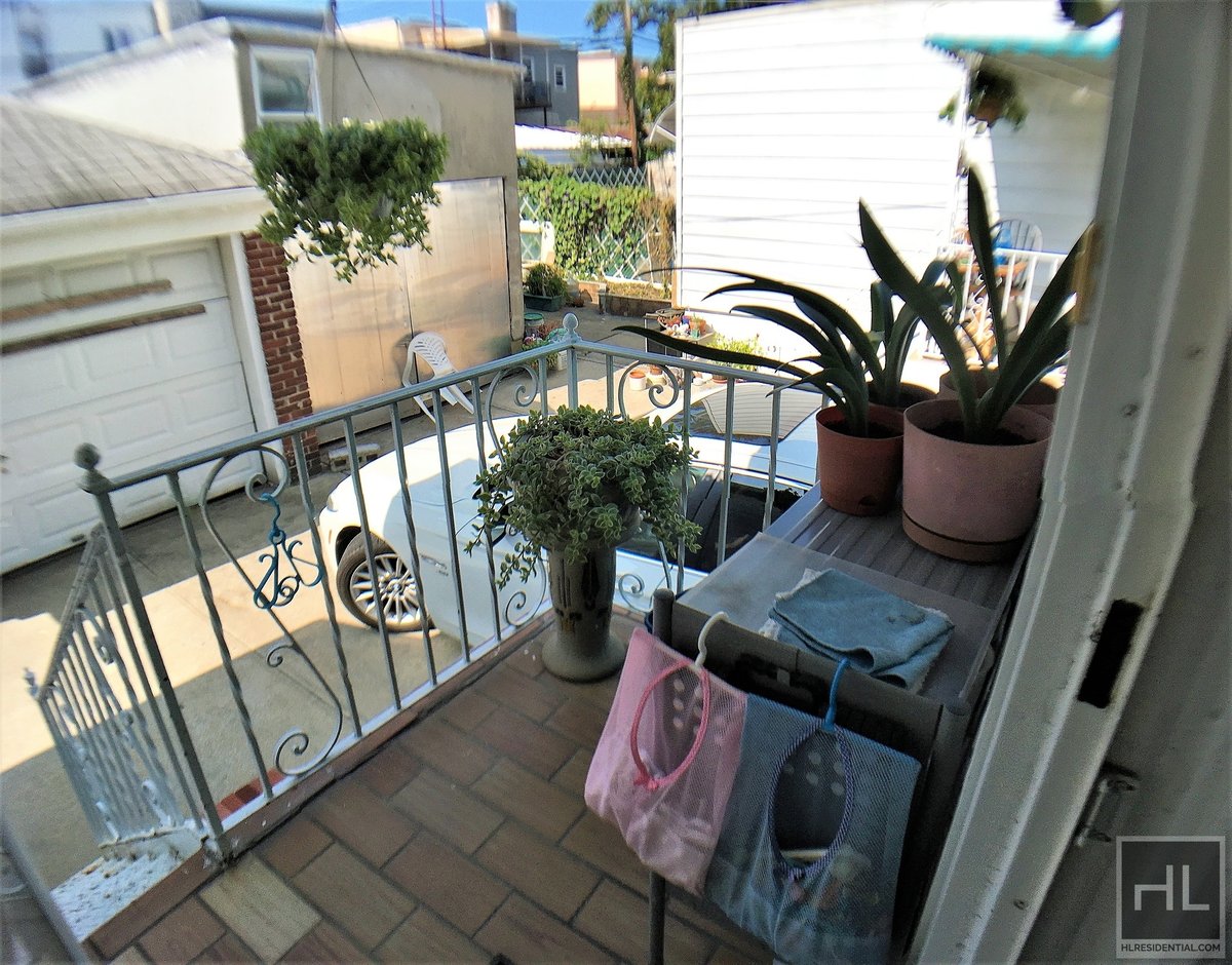 BEAUTIFUL AND SUNNY 2 BEDROOM REMSEN AVENUE/ PRIME CANARSIE Rental