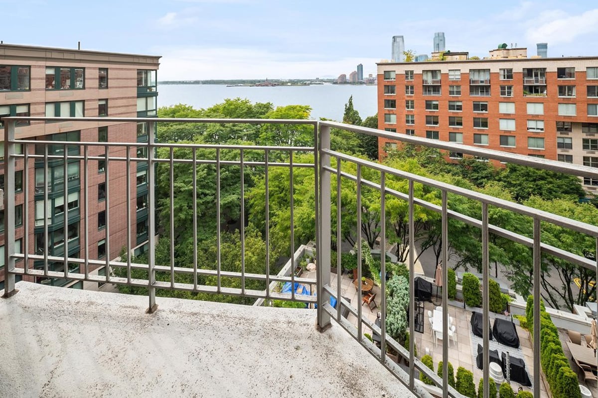 Photo for The Cove Club - 2 South End Avenue Condominium in Battery Park City, Manhattan