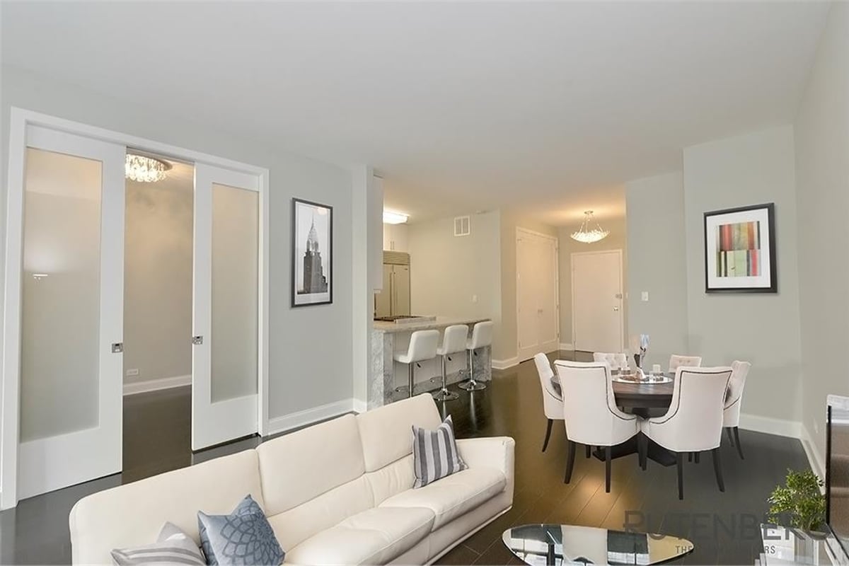 Photo for Tower 58 - 58 West 58th Street Condominium in Midtown, Manhattan