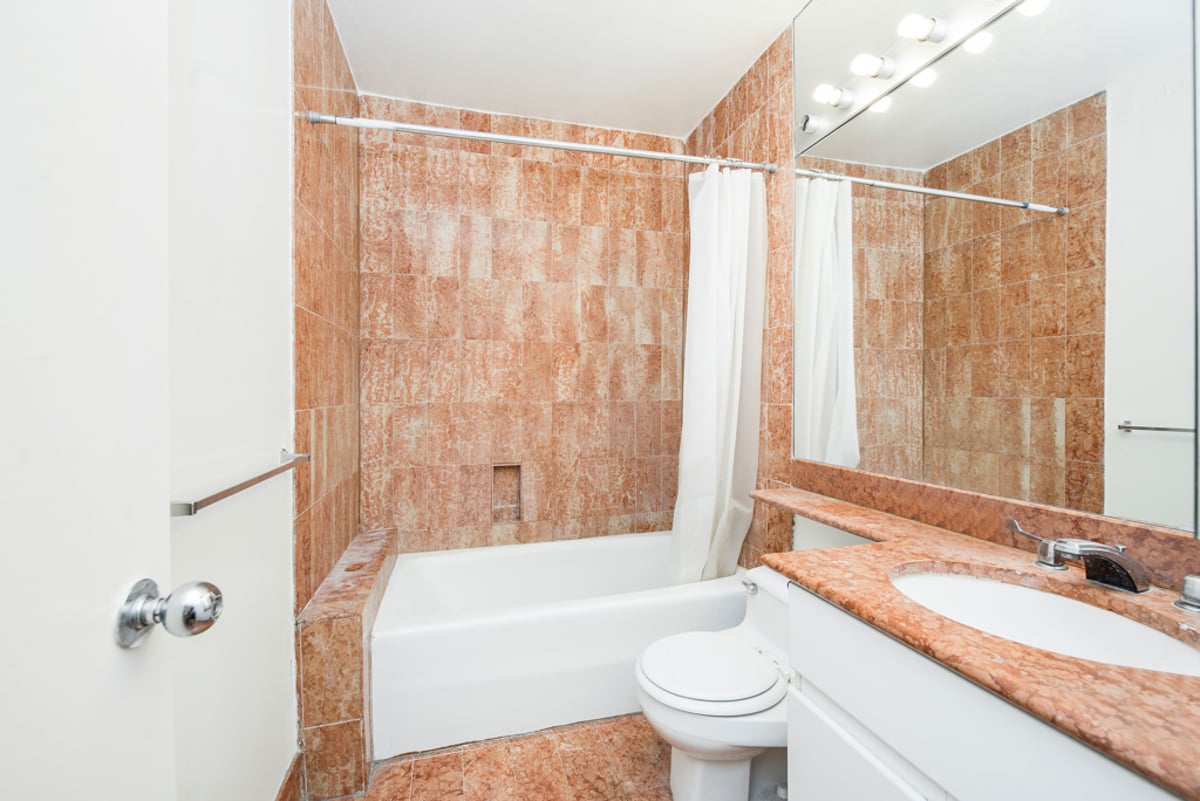 Photo for The Paladin - 300 East 62nd Street Condominium in Upper East Side, Manhattan