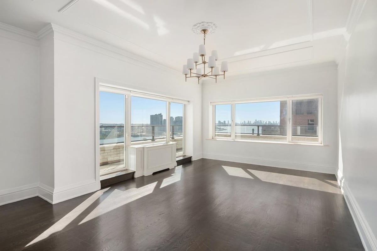 Photo for 35 SUTTON PLACE - 35 Sutton Place Cooperative in Midtown East, Manhattan